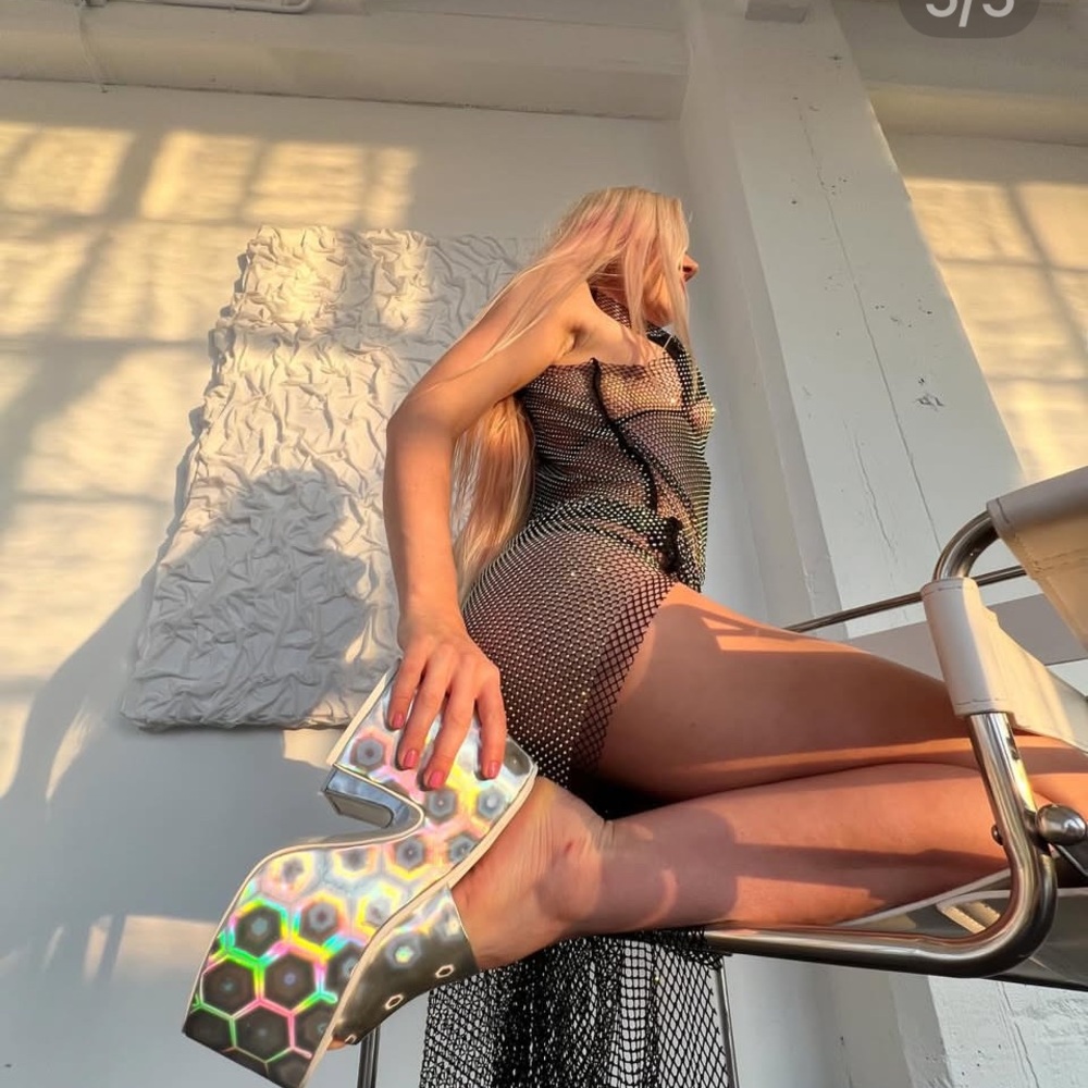 Holographic Platform Slides